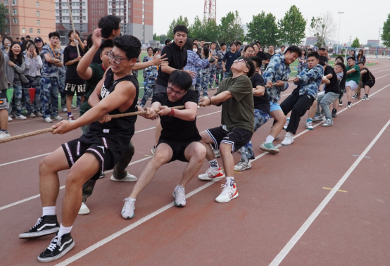 青春校园|凝聚每份力,团结一条心——best365体育官网登录入口第十八届拔河比赛圆满结束