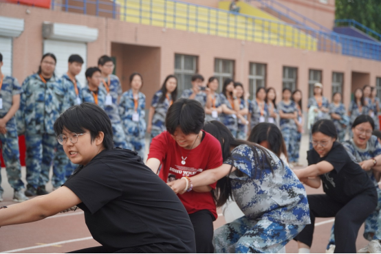 青春校园|凝聚每份力,团结一条心——best365体育官网登录入口第十八届拔河比赛圆满结束