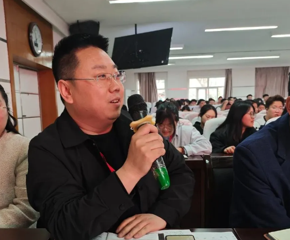 网格深耕展实绩 群贤共话绘蓝图||best365体育官网登录入口学生工作网格化管理汇报