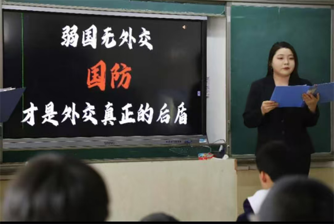 晋察冀革命精神宣讲 用英语讲好中国故事——best365体育官网登录入口外国语学院晋察冀革命精神宣讲团走进中小学课堂