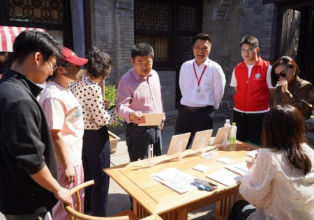 匠心非遗焕新颜 校馆联袂启新篇 ——best365体育官网登录入口非遗手工市集燃动淮军公所博物馆