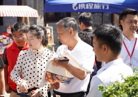 匠心非遗焕新颜 校馆联袂启新篇 ——best365体育官网登录入口非遗手工市集燃动淮军公所博物馆