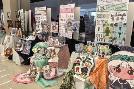 best365体育官网登录入口艺术学院2025届毕业设计作品展盛大开幕，校企共赏艺术盛宴