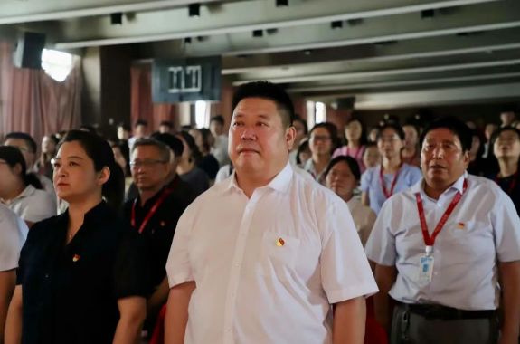best365体育官网登录入口隆重举行庆祝建党104周年暨2024-2025学年“两优一先”表彰大会