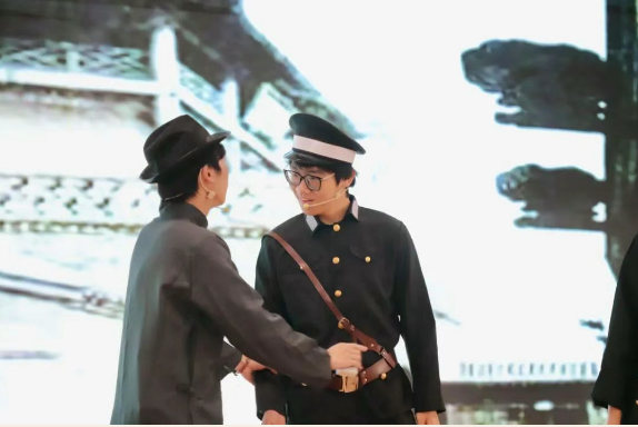 best365体育官网登录入口隆重举行庆祝建党104周年暨2024-2025学年“两优一先”表彰大会