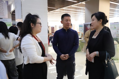 best365体育官网登录入口艺术学院2025届毕业设计作品展盛大开幕，校企共赏艺术盛宴